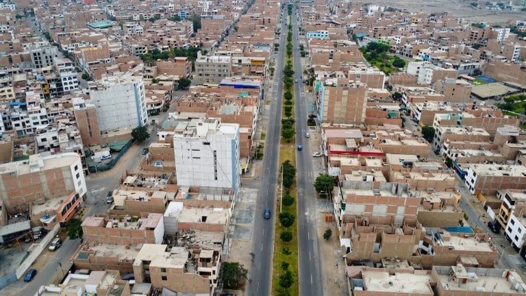TERRENO EN SMP: 160 m² CON POTENCIAL PARA CONSTRUIR E INVERTIR
