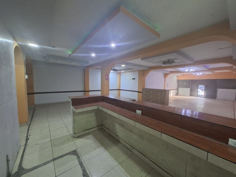 Edificio Comercial en Venta en Los Olivos, Av. Cordialidad